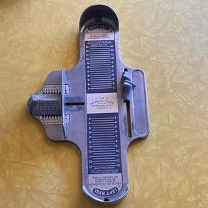 Foot Measuring Gauge - Metal Shoe Sizer (Silver)